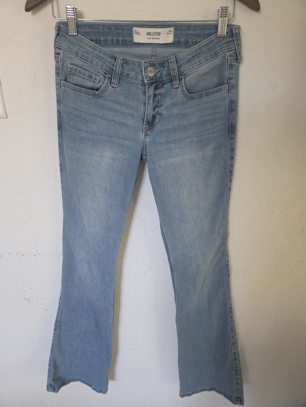 Hollister Low-Rise Bootcut Jeans Womens 2R W26 Light Wash Stretch Denim Flared